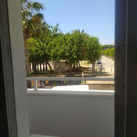 Primera Linea De Mar Y Piscina A 20 Minutos De Barcelona Bed and breakfast *
